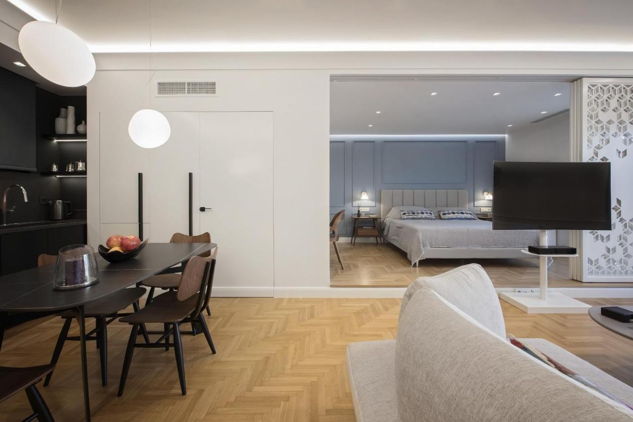 Chic Central Athens Apartment At Mavilli Sq. Buitenkant foto