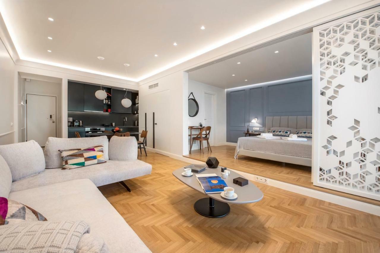 Chic Central Athens Apartment At Mavilli Sq. Buitenkant foto
