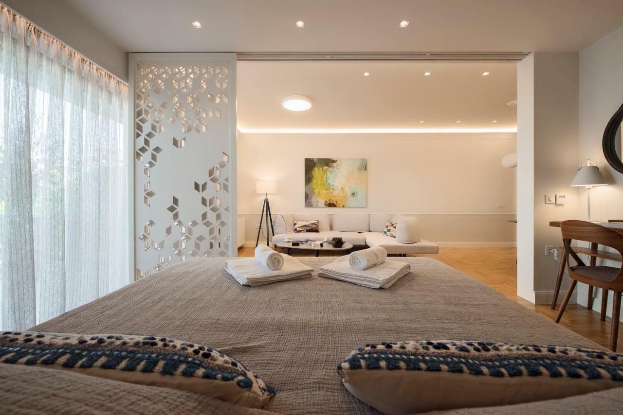 Chic Central Athens Apartment At Mavilli Sq. Buitenkant foto