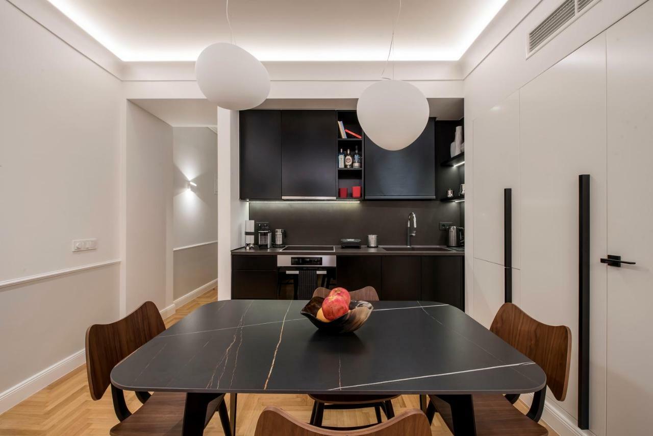 Chic Central Athens Apartment At Mavilli Sq. Buitenkant foto